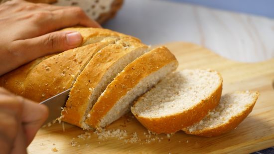 3 Ways to Reheat Bread - wikiHow