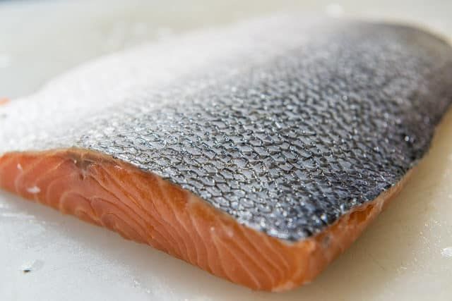 Crispy Skin Salmon - How to Remove Scales | Salmon crispy skin, Seared salmon, Pan seared salmon