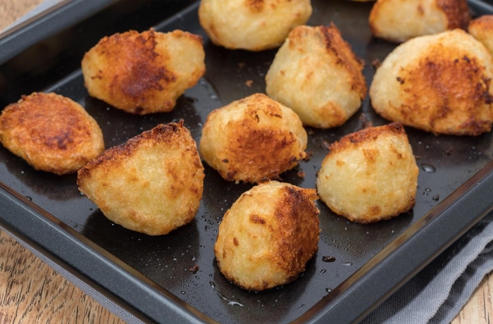 Can I Roast Potatoes Ahead Of Time And Reheat? (My Tips) – Boss The Kitchen