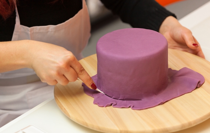 What Is Fondant? What It's Made of & Why Use It | Bob's Red Mill
