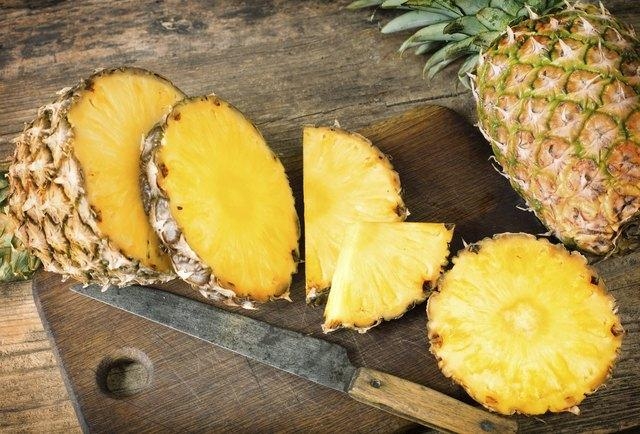 How to Know When Pineapple Is Bad | eHow