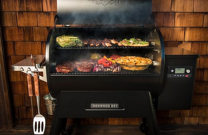 Pellet Grills vs. Gas Grills vs. Charcoal Grills | Traeger Grills