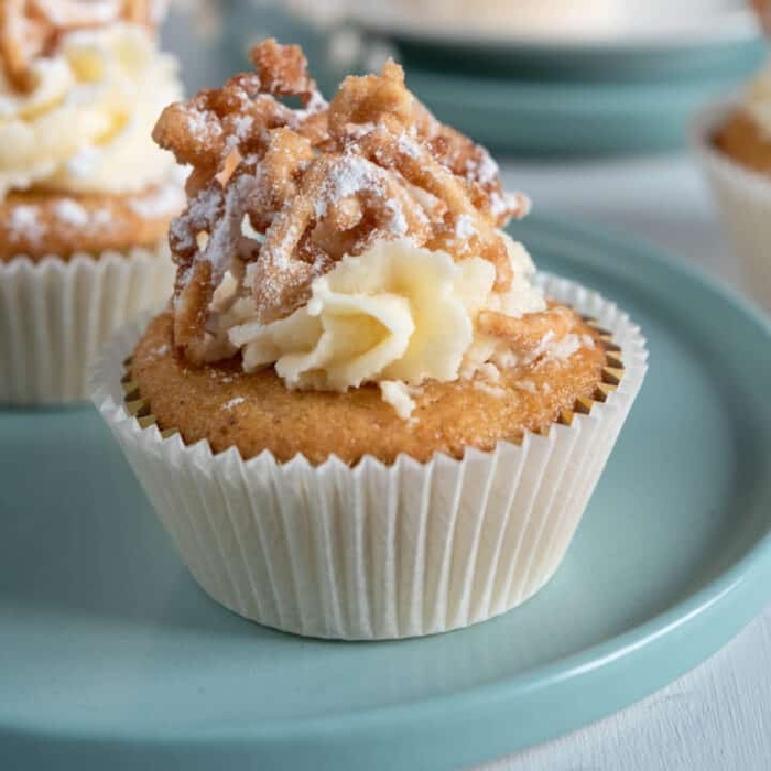 Funnel Cake Cupcakes - Foods Guy