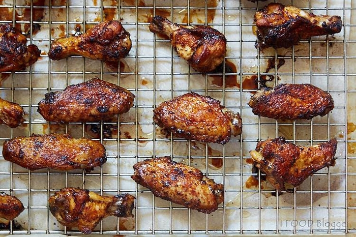 Eight Ways to Reheat Chicken Wings - Craving Tasty