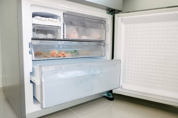What Happens if Your Freezer Door Is Left Open? - HomelyVille