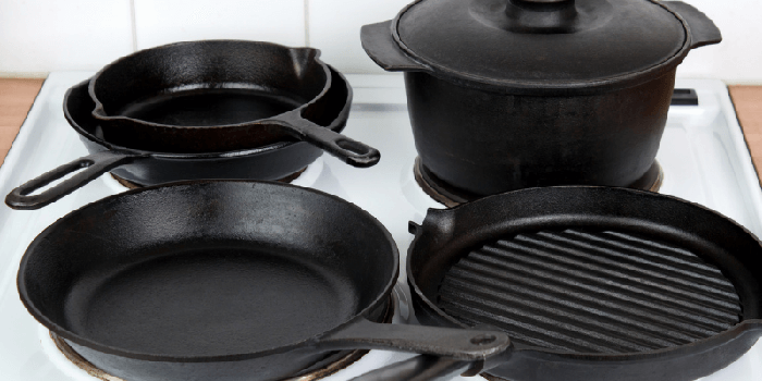 Does Cast Iron work on Induction Cooktops? - Cookery Space