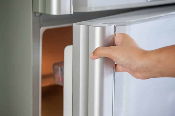 Fridge Door Not Closing Automatically: 7 Fixes - Miss Vickie