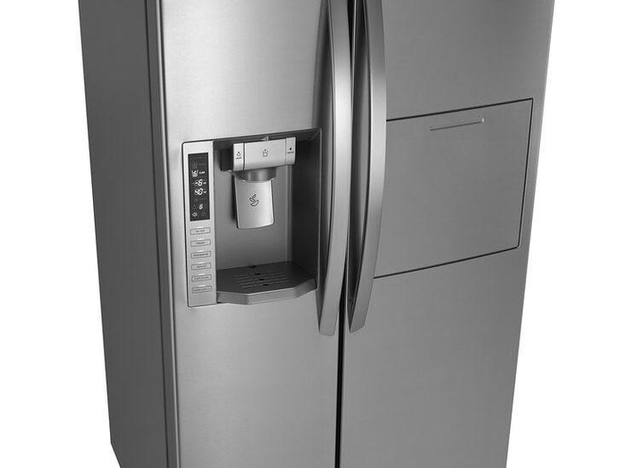 LG Refrigerator Water Tastes…[Problems & Solutions]