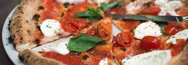 Best Pizza Pans for Crispy Crusts (Sizes & Materials)