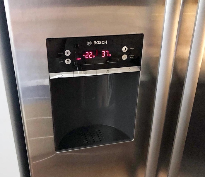 refrigerator - Bosch fridge/freezer (B22CS / Linea 300 series) began chiming and temperature flashing on the freezer side - Home Improvement Stack Exchange