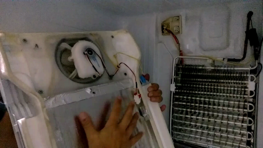 Samsung Refrigerator - Twin Cooling - Solving Water Condensation Under the Drawers : 10 Steps - Instructables